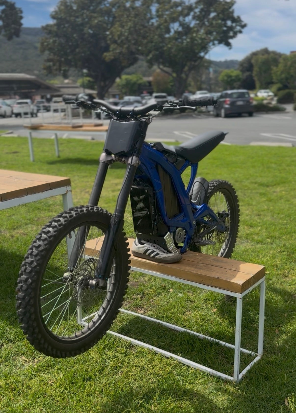 Glossy Black Motocutz-Style Plate